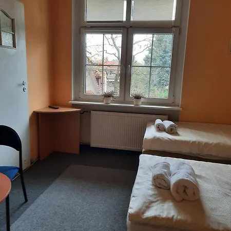 Pod Starymi Lipami Habitación en casa particular *