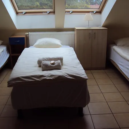 Pod Starymi Lipami Habitación en casa particular *